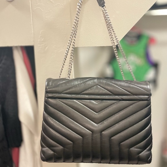 Ysl Saint Laurent Medium LouLou Noir Chain shoulder Bag in Quilted “Y” Leather - Picture 7 of 16